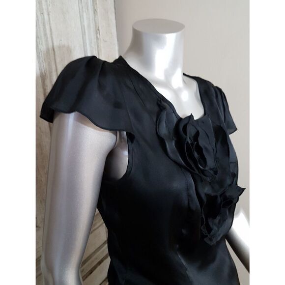 Spense Medium black blouse with floral detail. Side zipper and button back - Picture 5 of 12